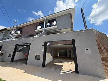 CASA ALTO PADR�O - 3 QTOS Bairro Cabral Casa de esquina