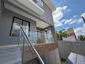 CASA ALTO PADR�O - 3 QTOS Bairro Cabral