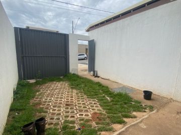 CASA NO BAIRRO NOVO CENTRO - SANTA LUZIA