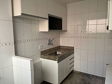 �REA PRIVATIVA 3 QTOS - 2 VAGAS Bairro: Silveira